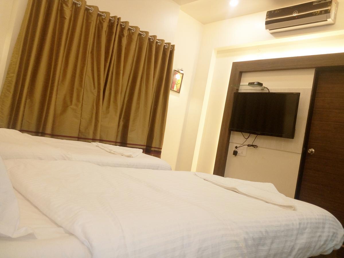 Hotel Pushpak Park Osmanabad Exterior foto